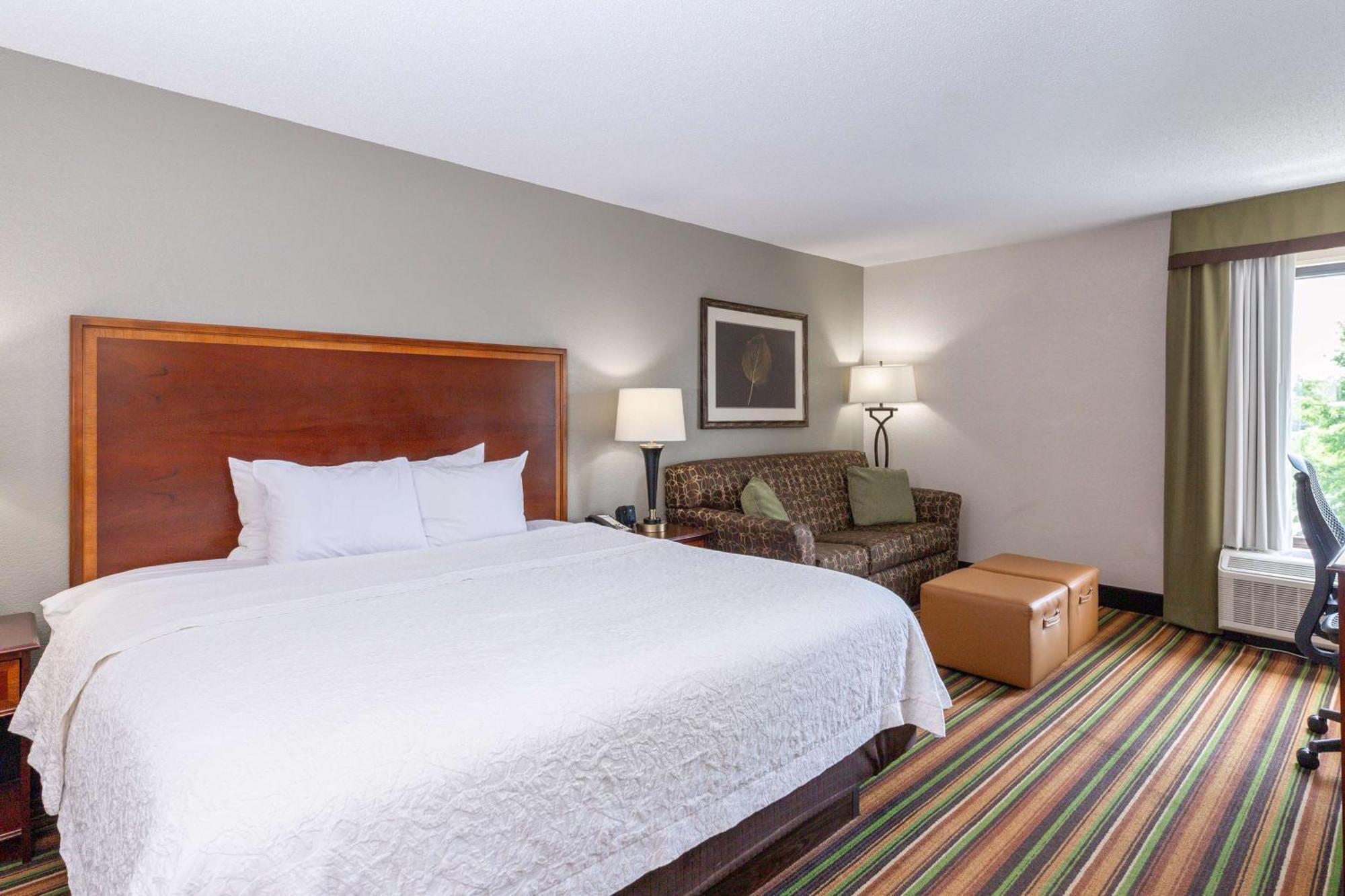 Hampton Inn Winston-Salem Hanes Mall Екстериор снимка